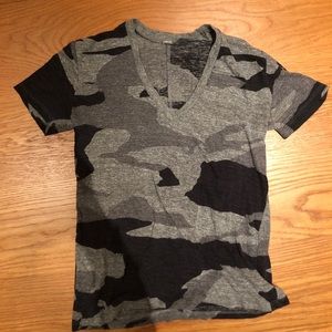 Monrow Camouflage V-Neck